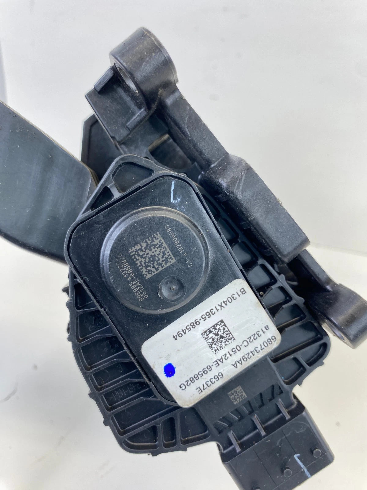 2012-2019 FIAT 500 1.4L AT ACCELERATOR GAS PEDAL 68073429AA