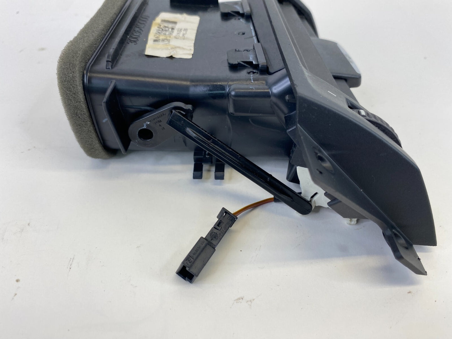 11-17 BMW X3 Front Right Passenger Side A/C Dash Air Vent Grille Outlet 9217442