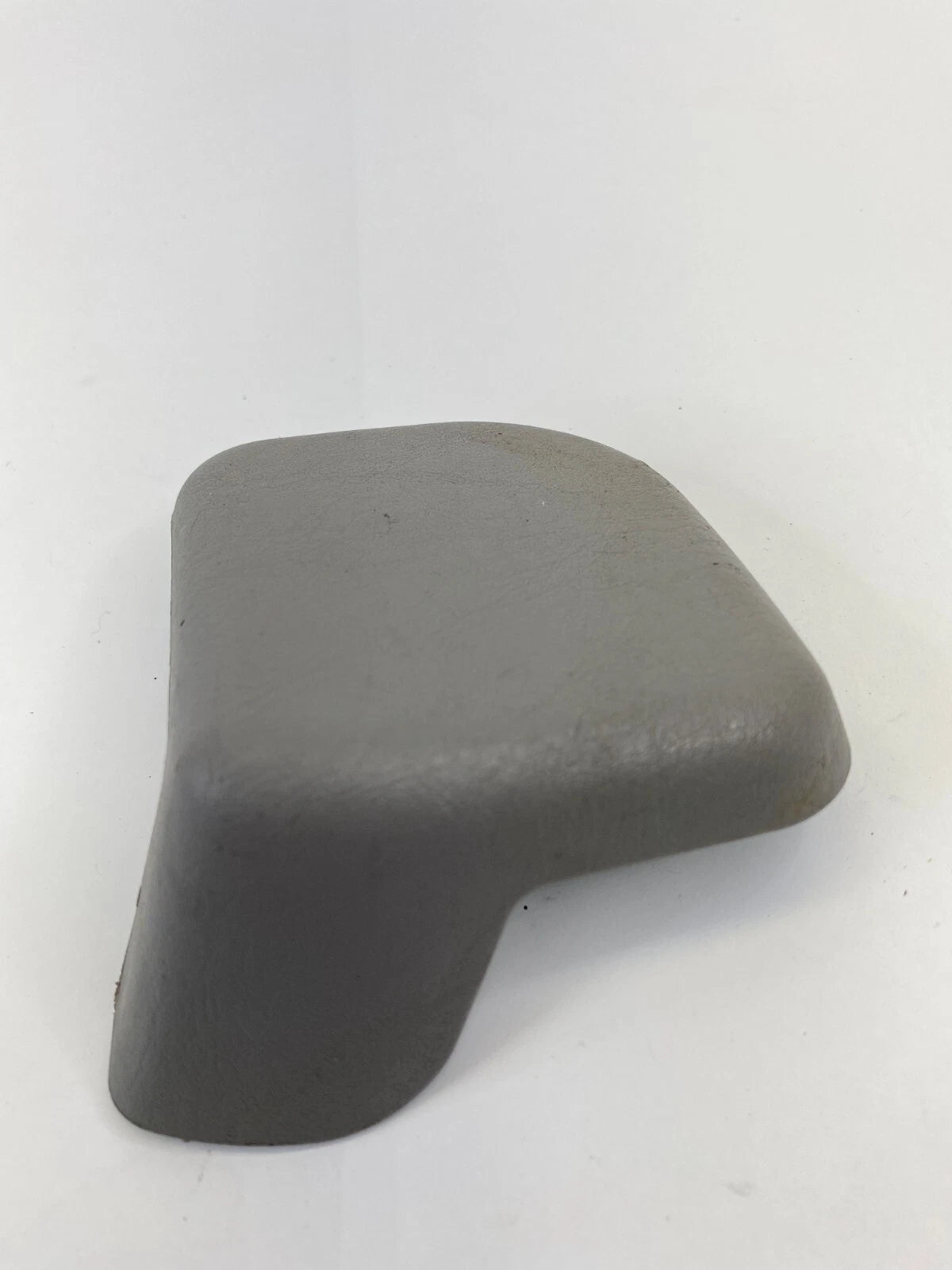 01 02 03 04 TOYOTA SEQUOIA FRONT SEAT TRACK RAIL END TRIM COVER 72137-0C120 OEM