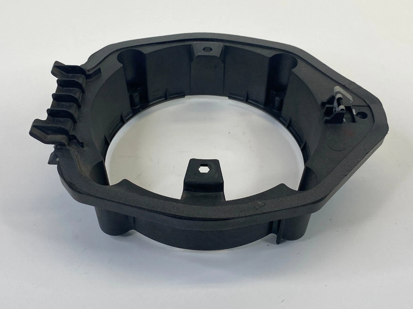 09-17 CHEVY TRAVERSE FRONT RIGHT PASSENGER DOOR SPEAKER MOUNT ADAPTER BRACKET