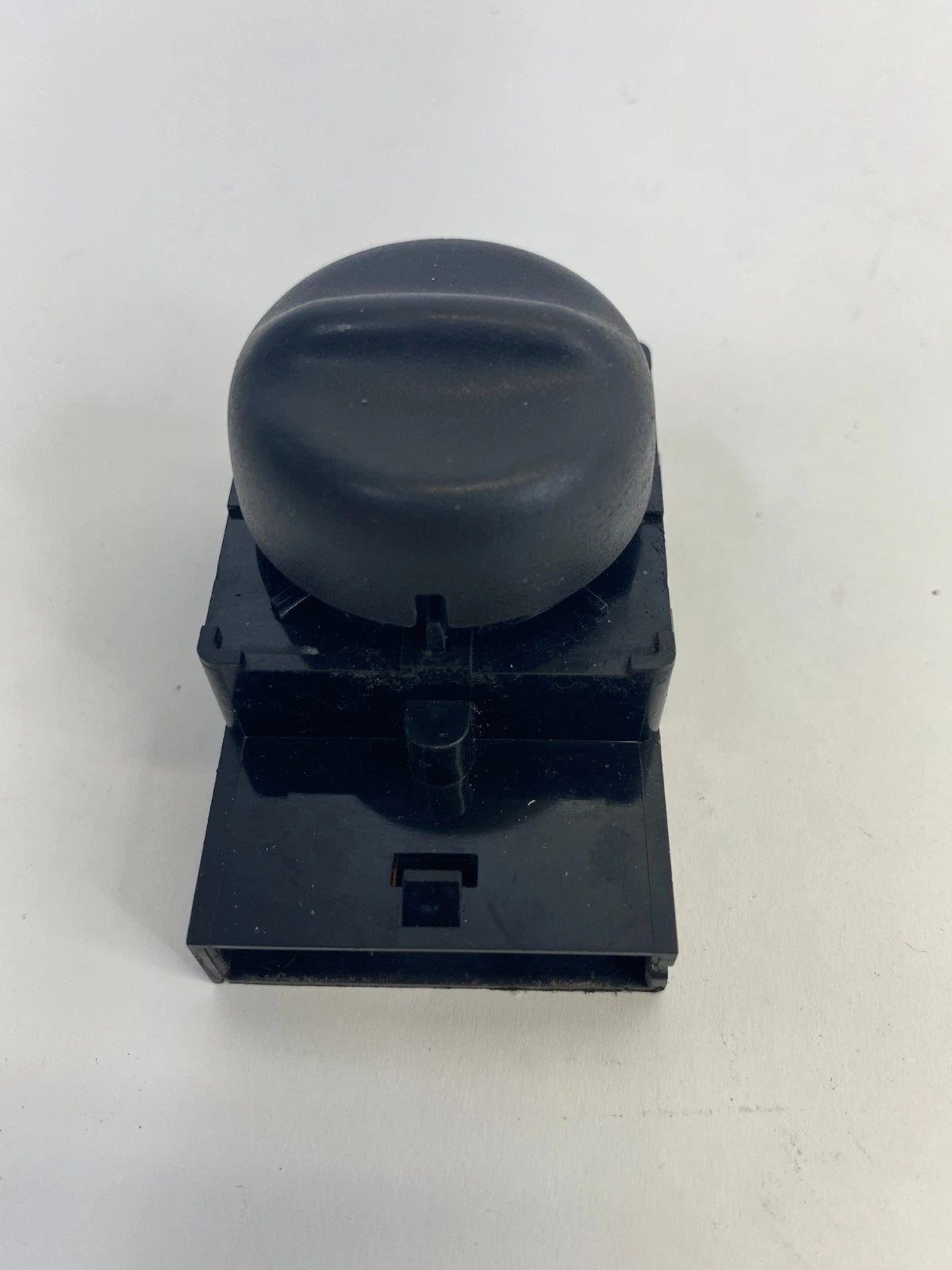 2009-2011 BUICK ENCLAVE FRONT LEFT SIDE SEAT LUMBAR CONTROL SWITCH 25948854 OEM