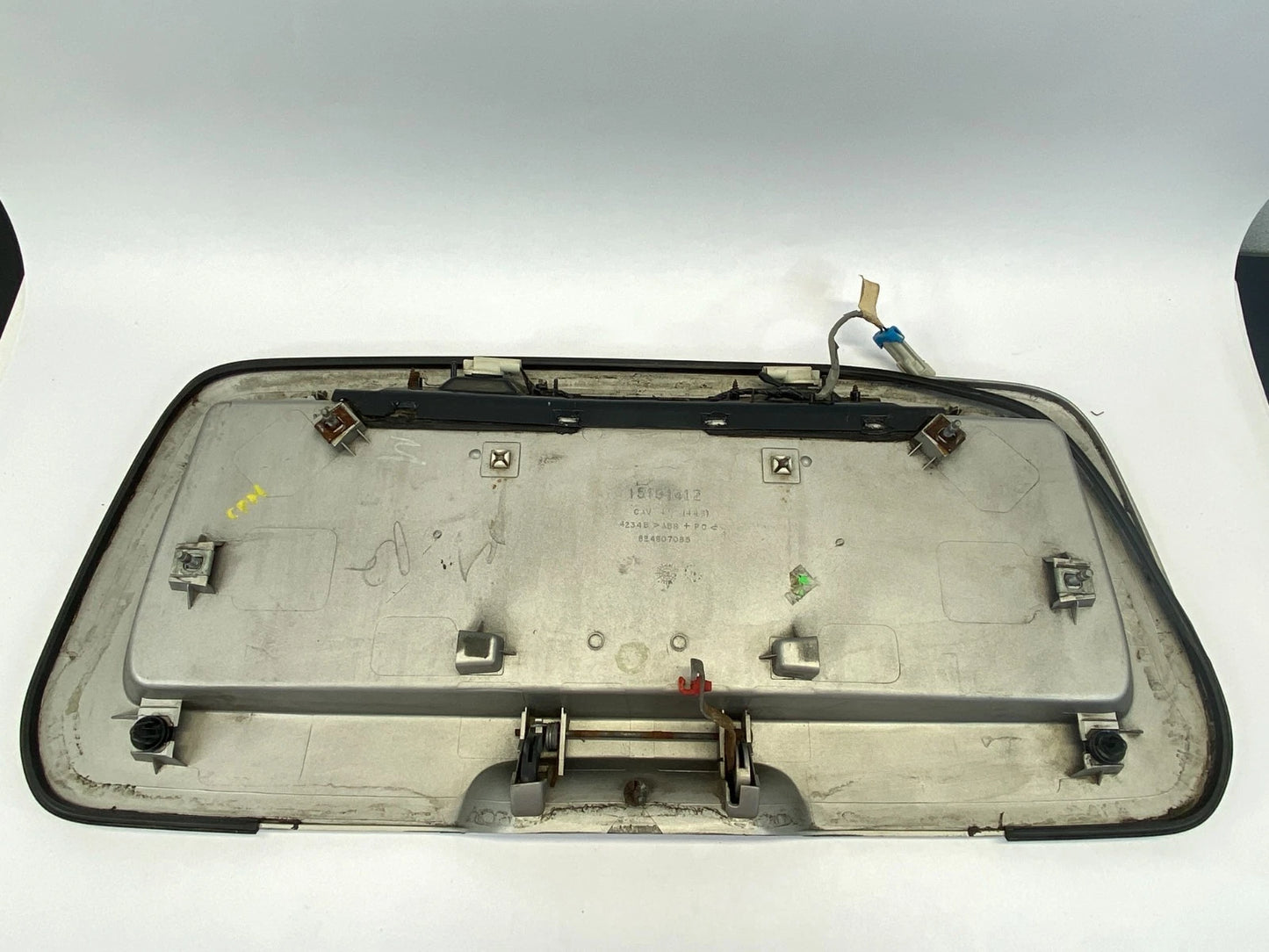 2002-2009 GMC ENVOY TRUNK LID LICENSE PLATE FINISH PANEL MOLDING PLATE 15191412