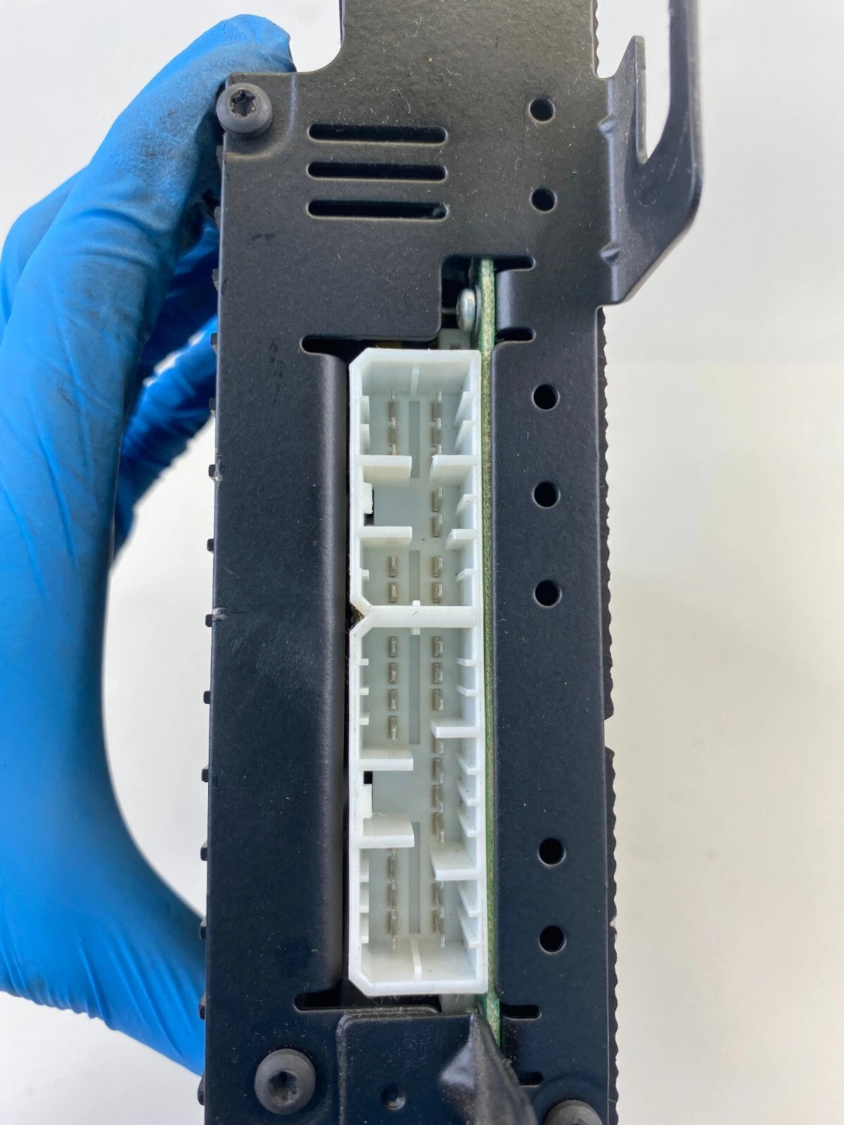 1999-2004 JEEP GRAND CHEROKEE AUDIO EQUIPMENT AMPLIFIER INFINITY 56038407AD OEM