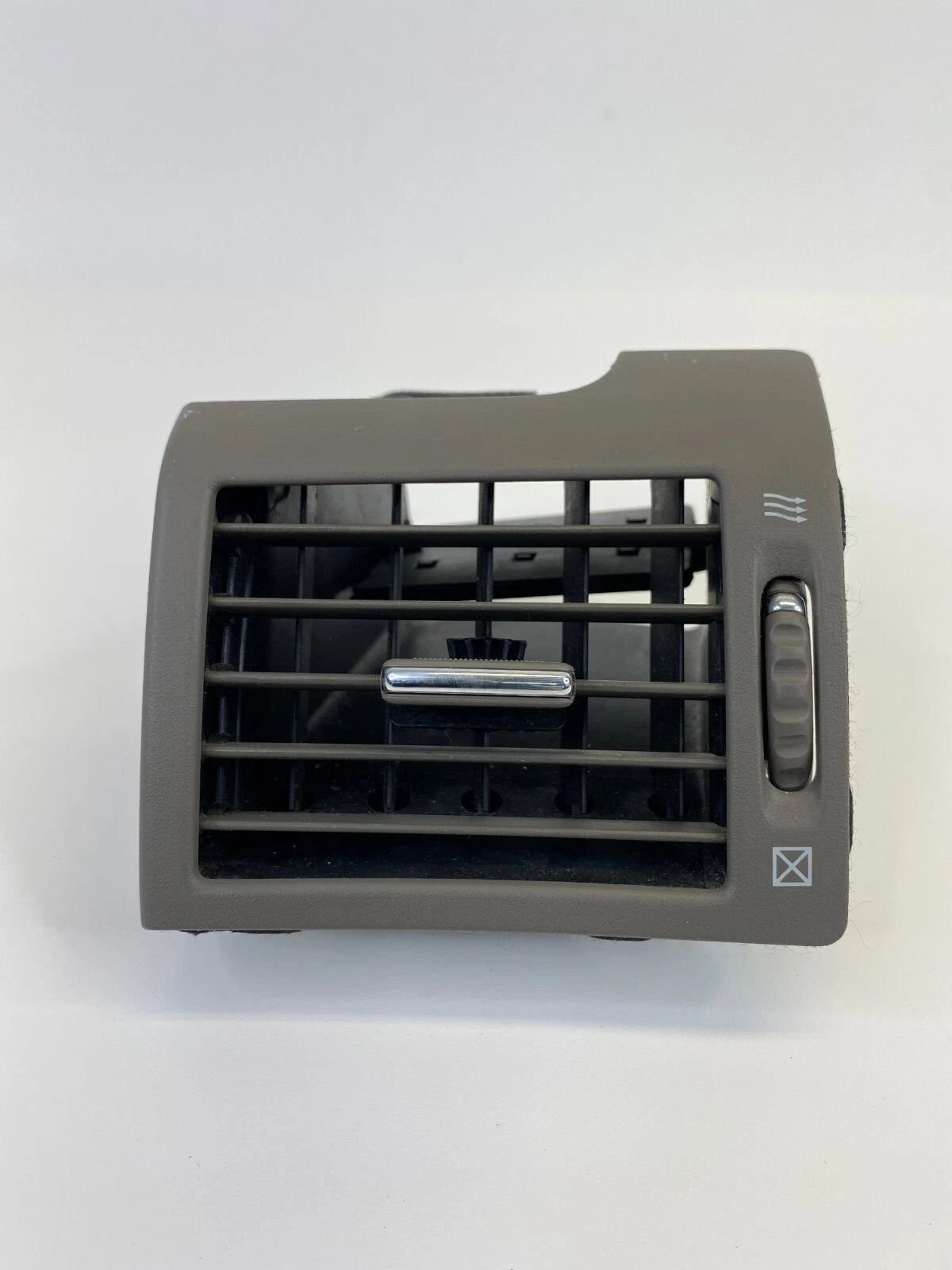 2006-2010 INFINITI M35 LEFT SIDE DASH AC AIR VENT GRILLE OUTLET 68761-EG000 OEM