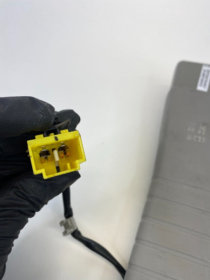 2008 Saturn Vue SUV Front Right Passenger Side Seat Belt Buckle OEM