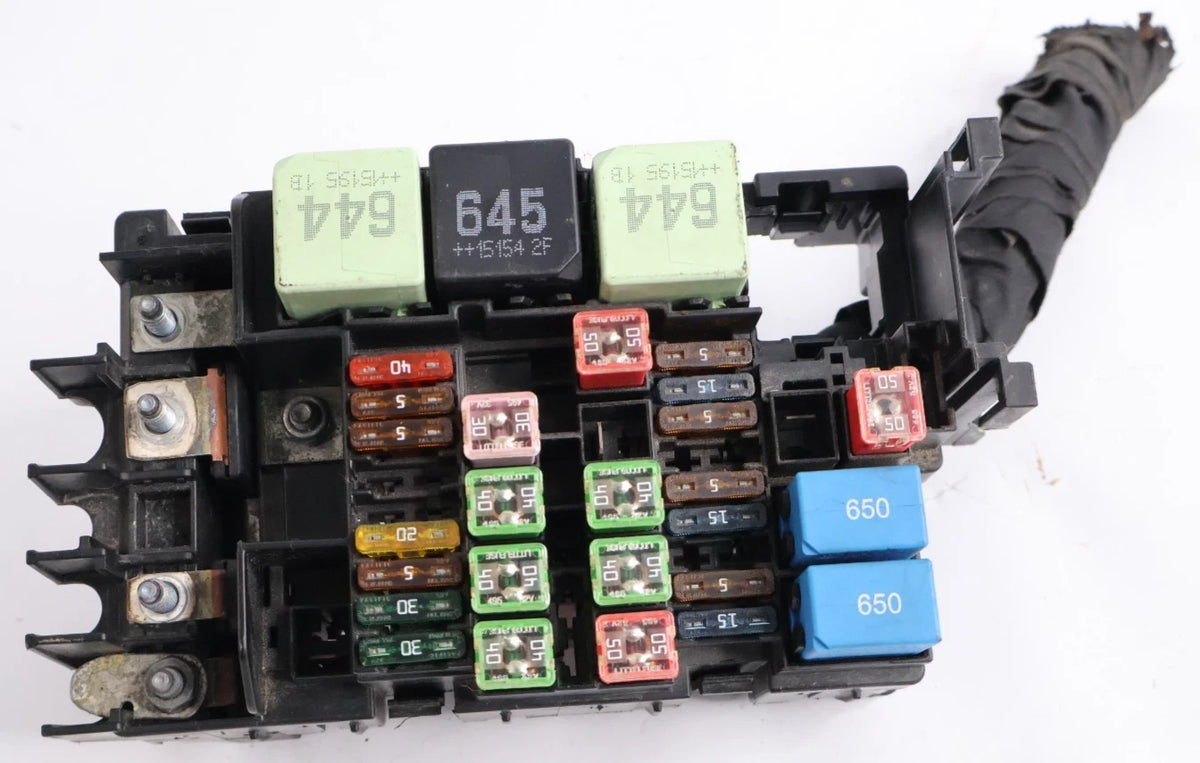 2012-2015 VOLKSWAGEN PASSAT FRONT ENGINE FUSE RELAY JUNCTION MODULE 5C0-937-819L