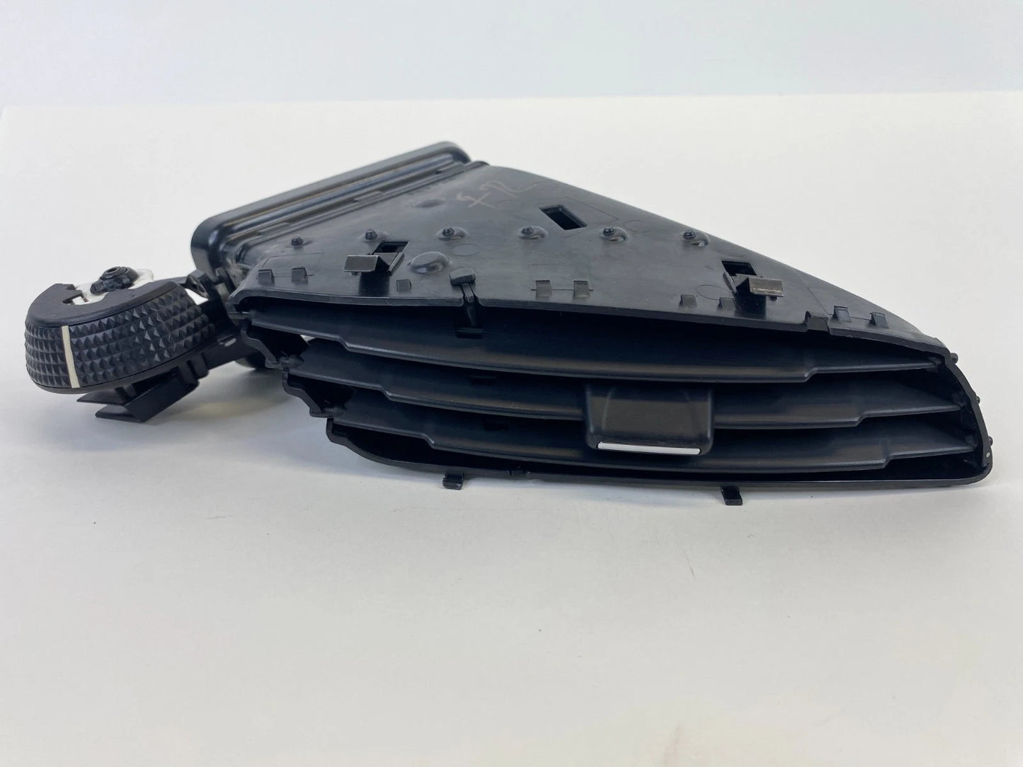 2013-2019 FORD ESCAPE CENTER DASH RIGHT SIDE A/C AIR VENT GRILLE DUCT ASSY OEM