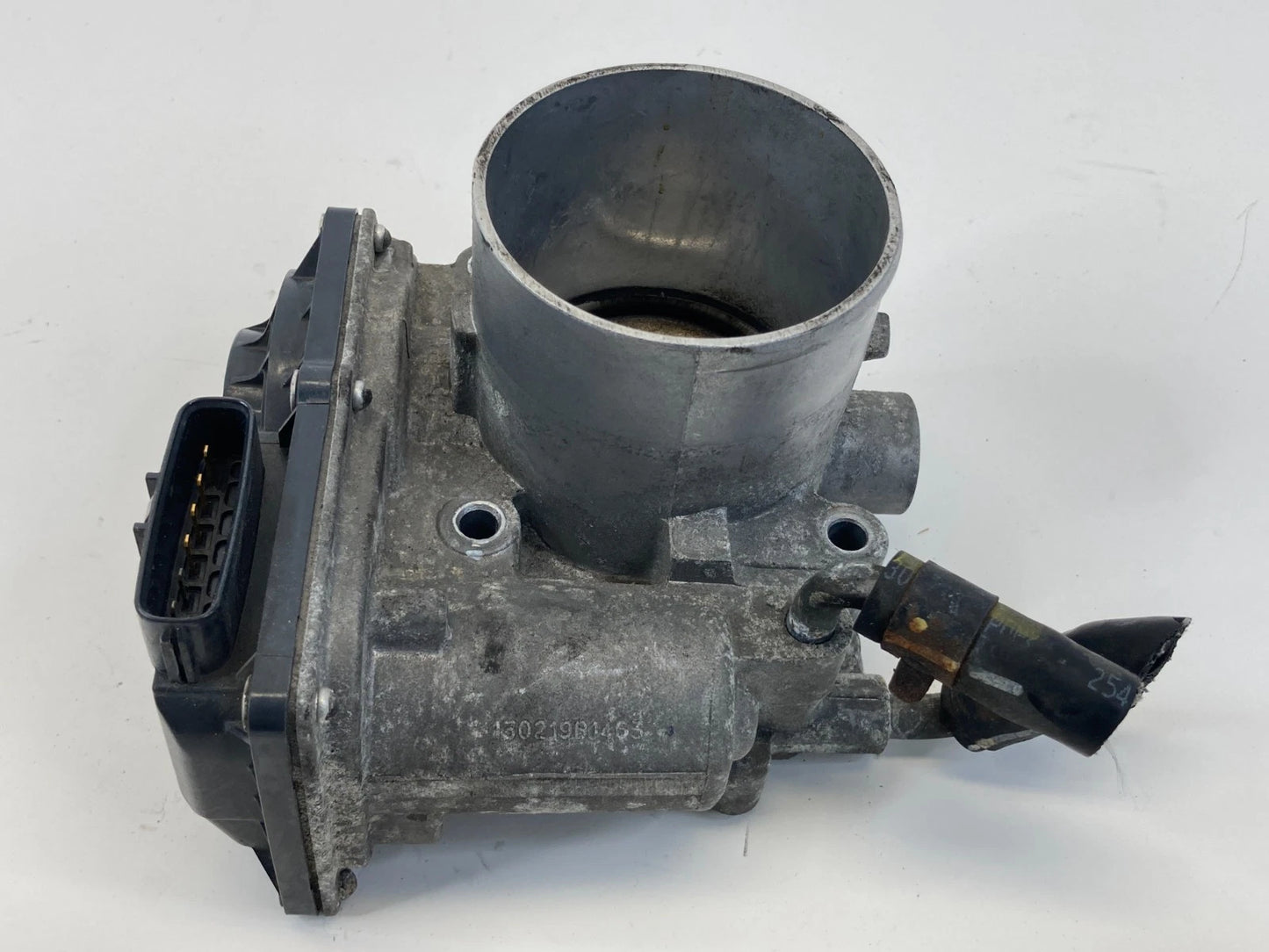 2013 13 Hyundai Elantra GT 1.8L Throttle Body Throttle Valve 35100-2E400 OEM