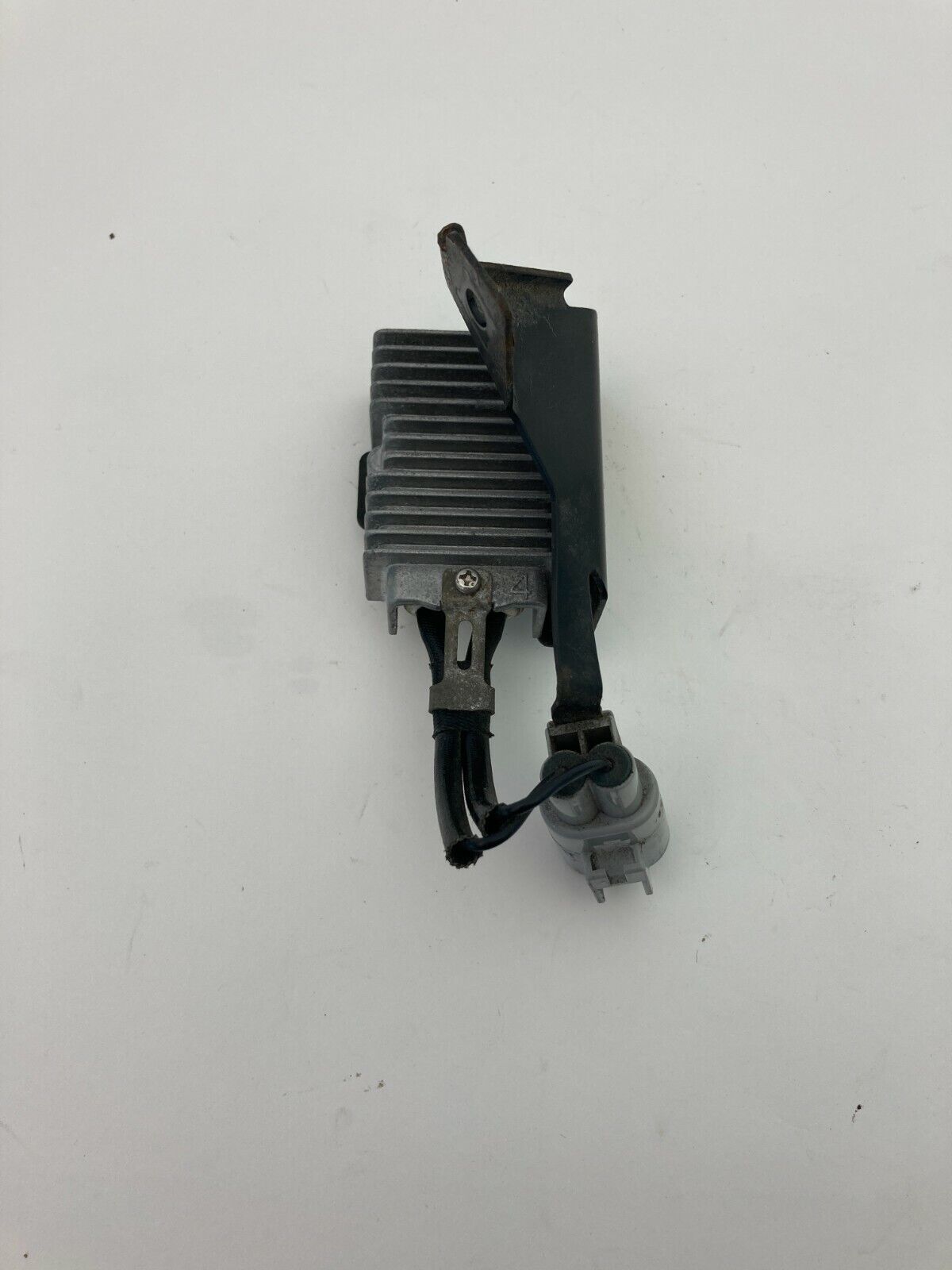 98 99 00 01 02 03 04 05 Lexus GS300 Headlight Headlamp Resistor 056777-0682 OEM