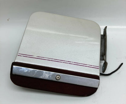 2000-2003 CADILLAC DEVILLE FUEL GAS DOOR TANK LID COVER 800J WHITE PEARL OEM