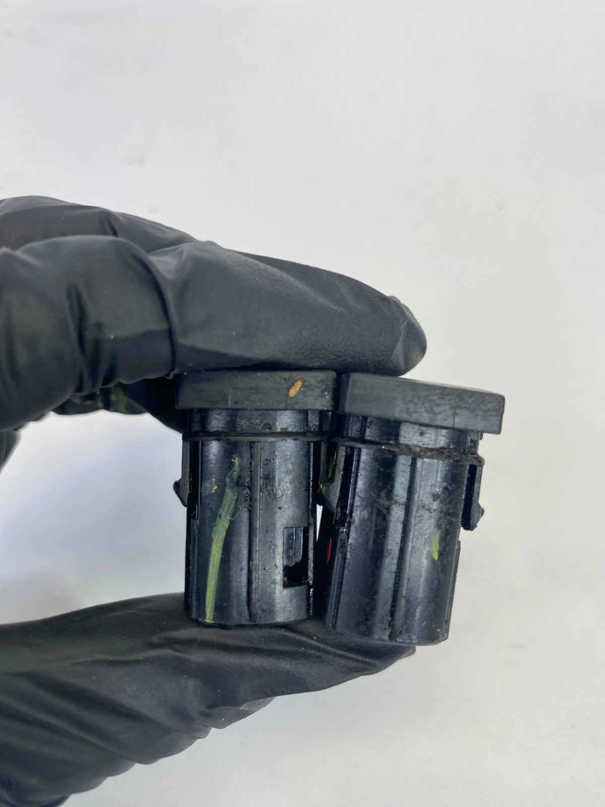 2010-2017 CHEVROLET EQUINOX FUEL ECONOMY & ELECTRONIC TRACTION CONTROL SWITCHES