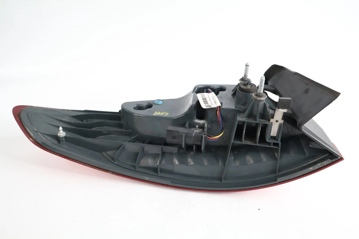 2013-2016 FORD FUSION PASSENGER RIGHT RH REAR OUTER TAIL LIGHT LAMP ASSY OEM