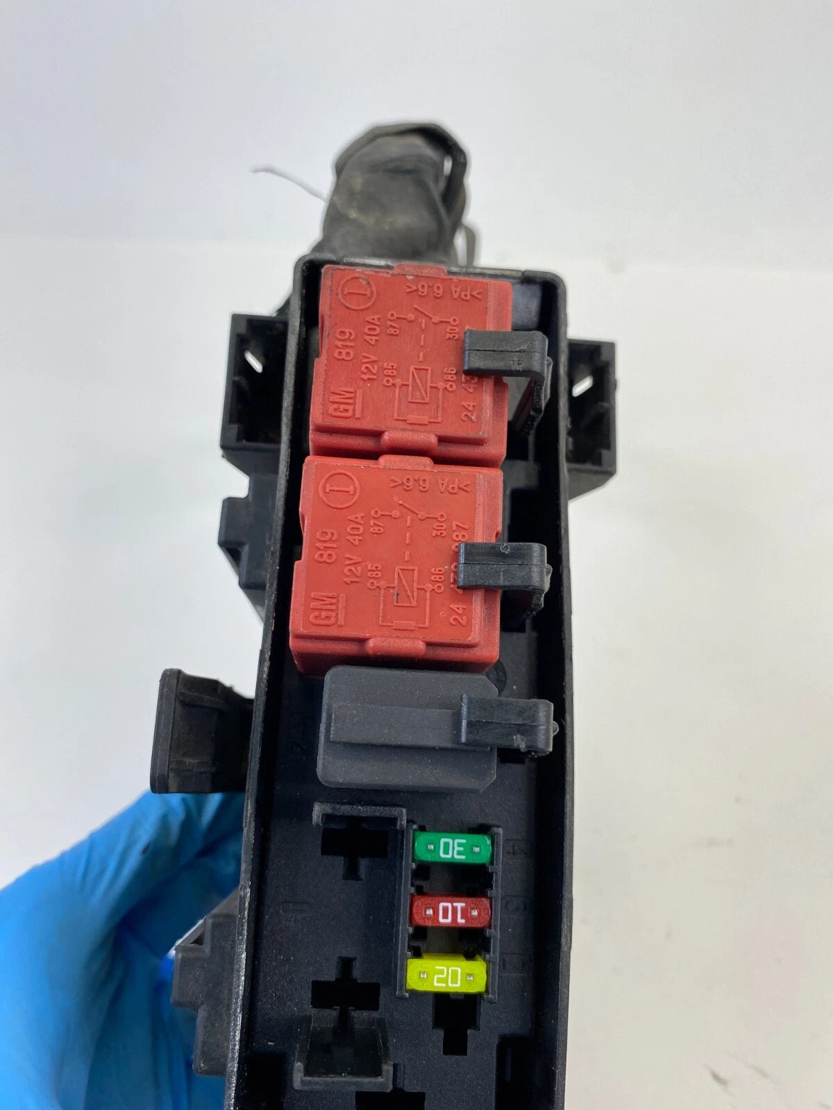 03-11 SAAB 9-3 SEDAN ENGINE FUSE BOX RELAY MODULE GROMMET BRACKET 12788777 OEM