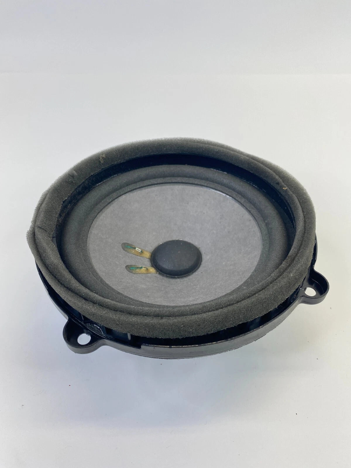 10-17 CHEVY TRAVERSE 10-16 GMC ACADIA FRONT RIGHT PASS DOOR SPEAKER 25994307