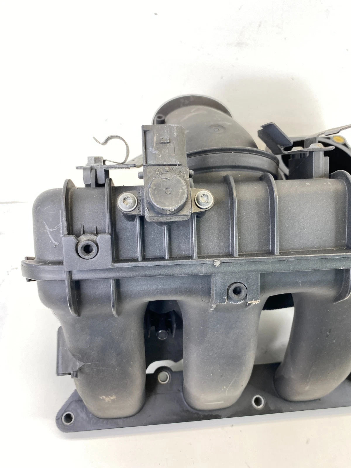 2006 2007 BMW 525i 3.0L A/T ENGINE AIR INTAKE MANIFOLD ASSY OEM