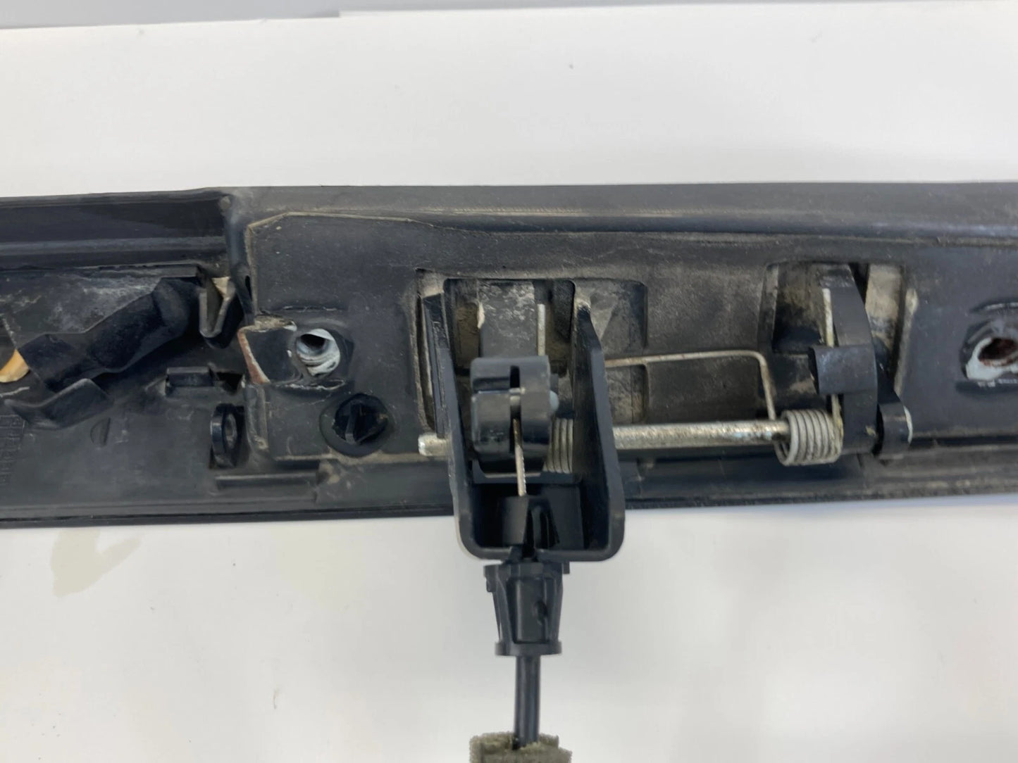 09-14 VW ROUTAN TRUNK TAILGATE FINISH GARNISH TRIM HANDLE LICENSE LIGHT MOLDING