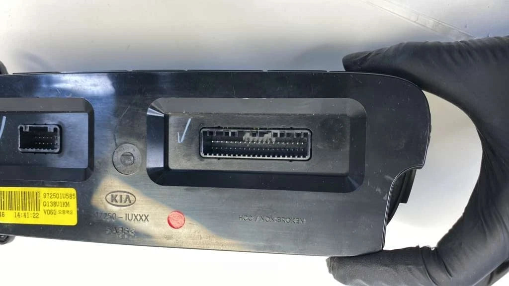 2014 2015 KIA SORENTO HVAC A/C CLIMATE CONTROL TEMP SWITCH 972501U585 OEM