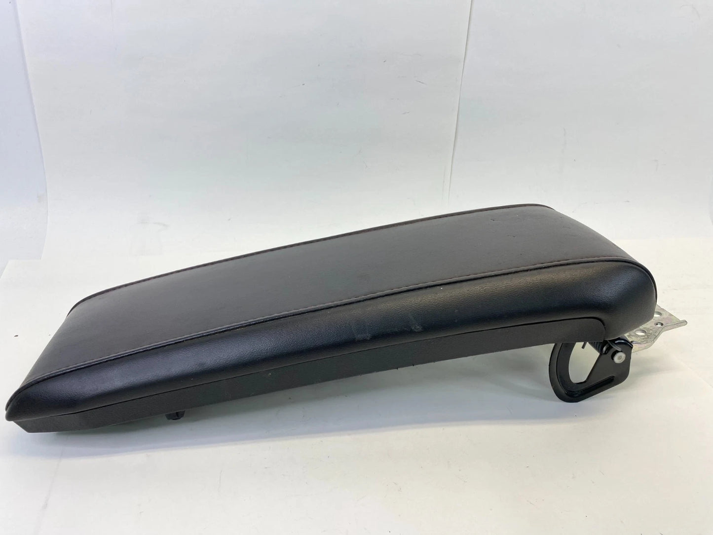 2010-2015 CHEVROLET EQUINOX FRONT CENTER CONSOLE ARMREST LID ARM REST ASSY OEM