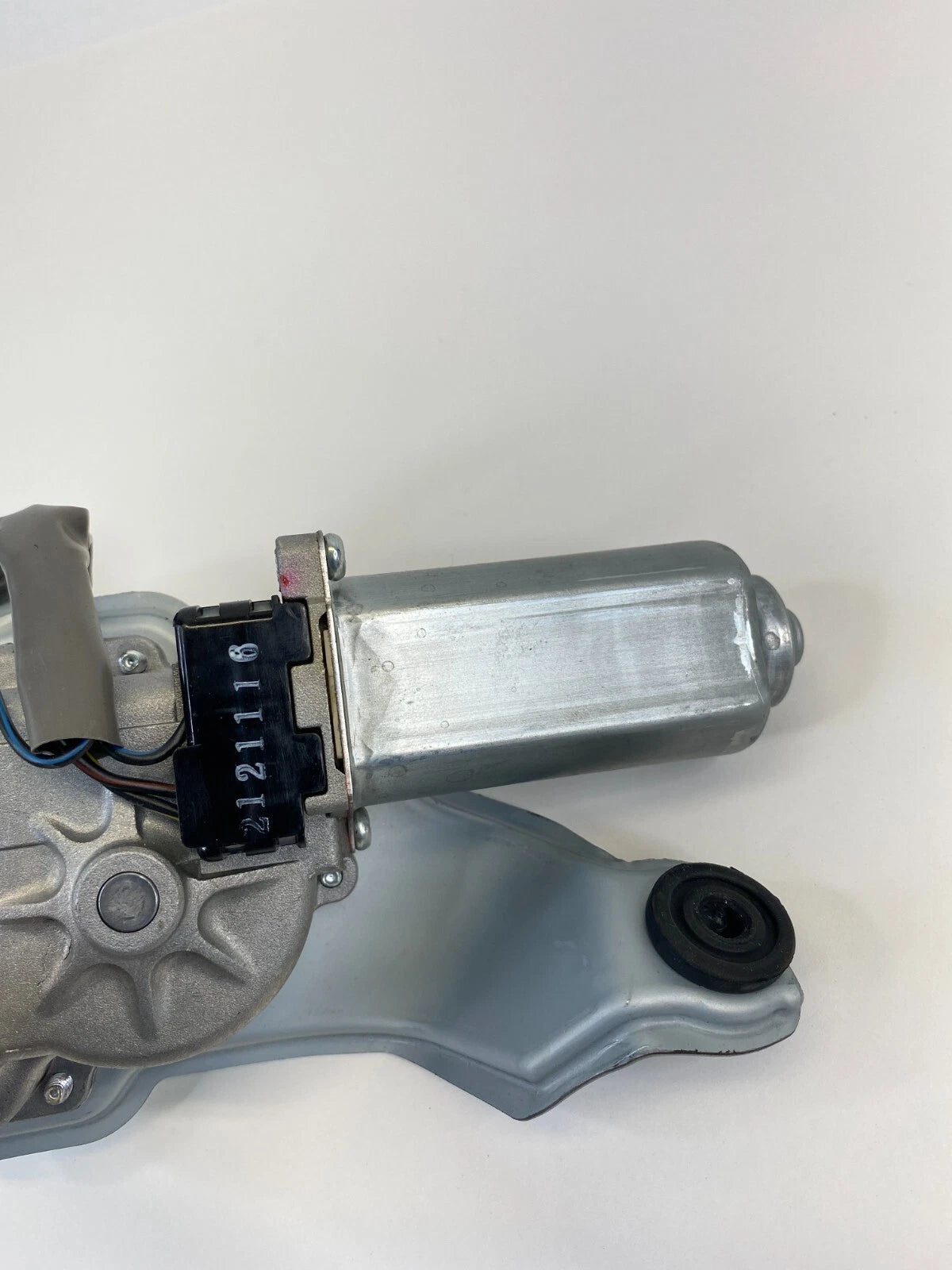 2012-2019 KIA RIO REAR WINDSHIELD WIPER MOTOR ASSEMBLY 98700-1W000 OEM