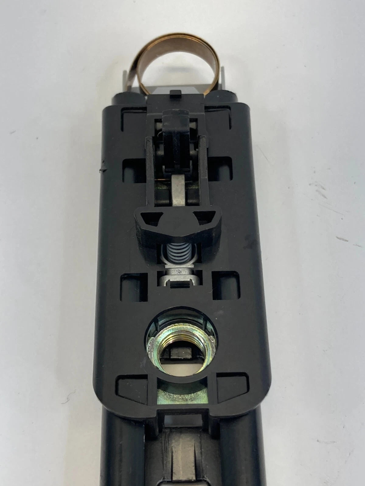 06 07 MERCEDES-BENZ ML500 FRONT RIGHT SIDE SEAT BELT HEIGHT ADJUSTER A2118600688