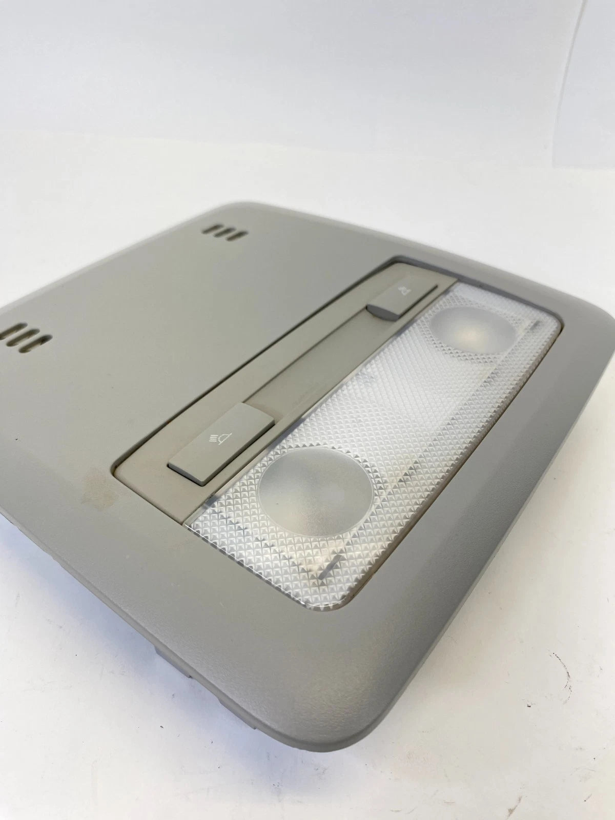 2012-2019 CHEVROLET SONIC FRONT OVERHEAD CONSOLE MAP LIGHT LAMP OEM