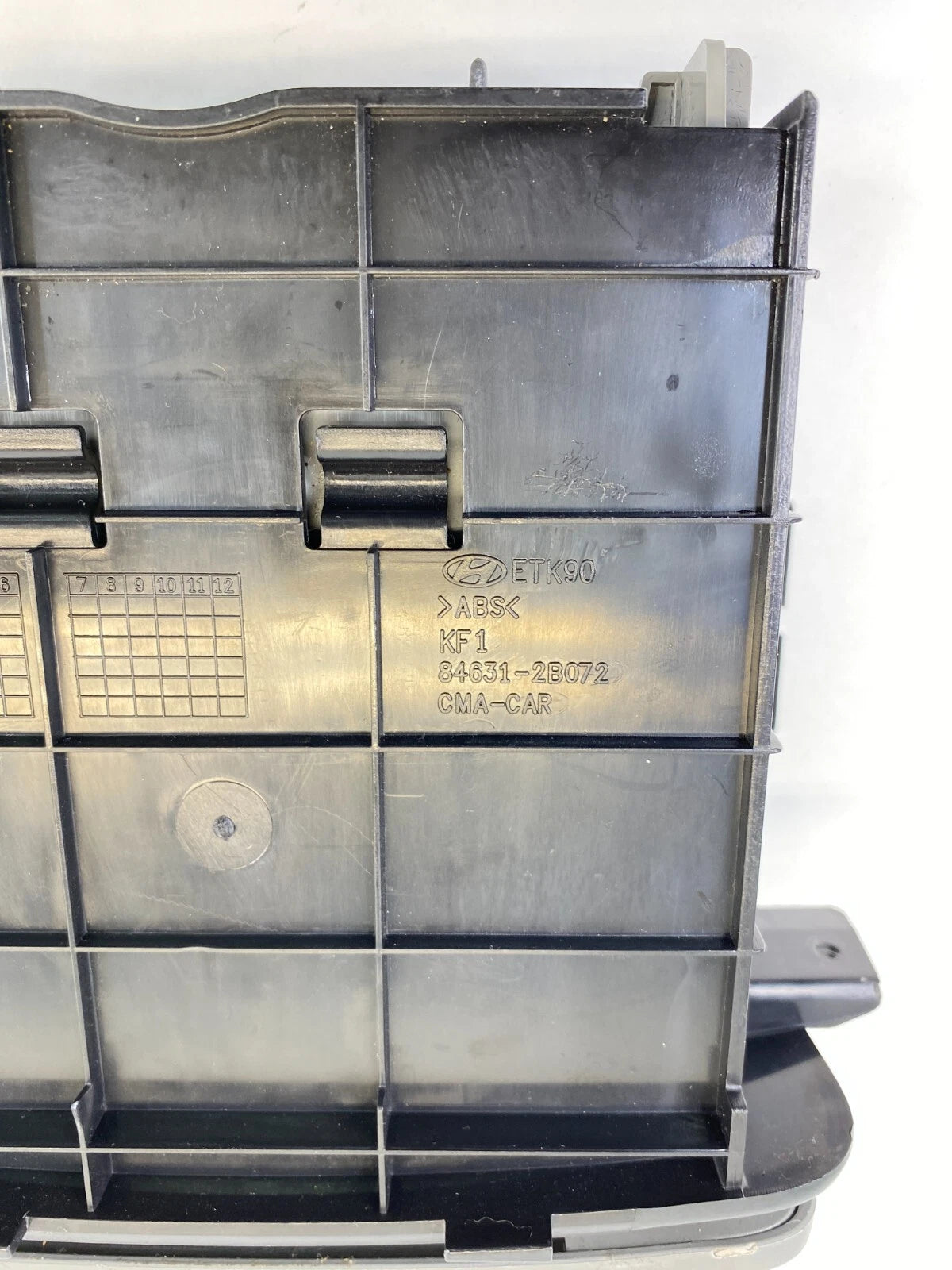 07-09 HYUNDAI SANTA FE REAR CENTER CONSOLE STORAGE BIN BOX INSERT 84631-2B072