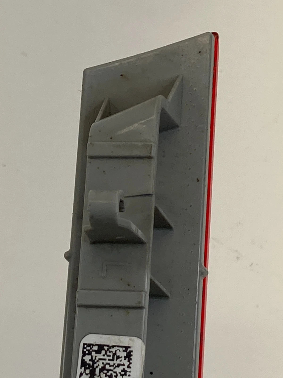 2013-2015 FORD EXPLORER INTERCEPTOR REAR BUMPER LEFT SIDE LOWER REFLECTOR LAMP