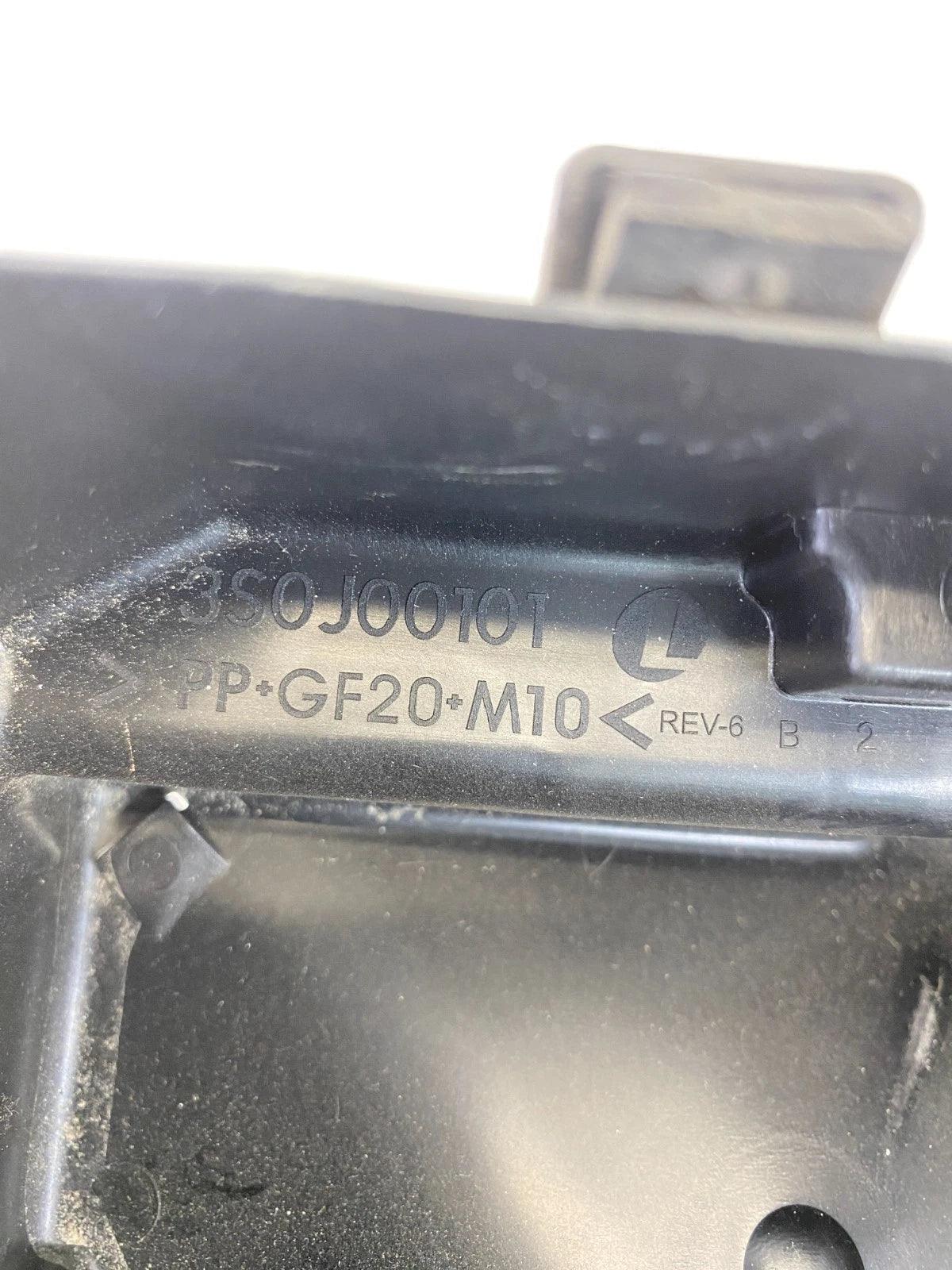 2015-2019 NISSAN SENTRA ENGINE FUSE BOX POWER DISTRIBUTION UNIT OEM 284B7-3RA3B