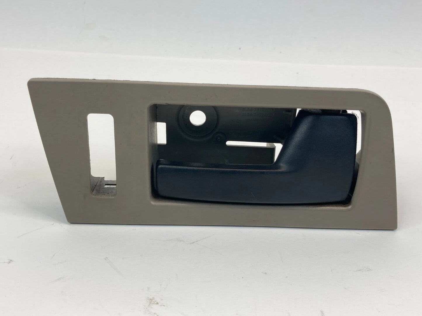 2008-2011 FORD FOCUS SEDAN FRONT RIGHT SIDE INNER DOOR HANDLE 8L84-7822600-B OEM