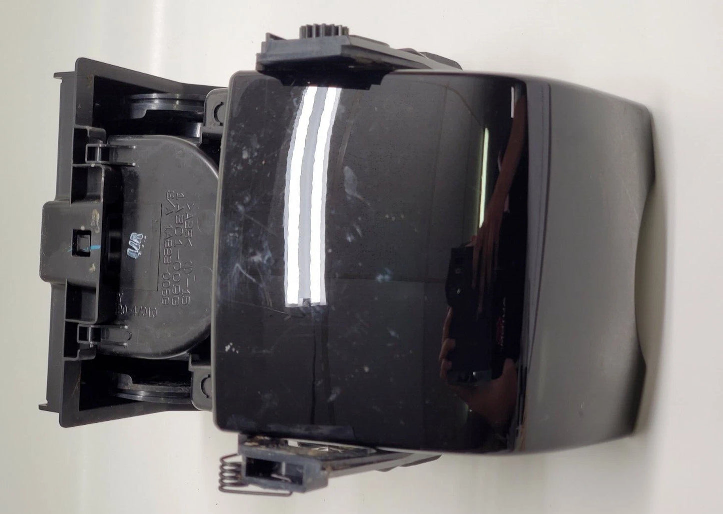 04-09 TOYOTA PRIUS FRONT CENTER CONSOLE CUP HOLDER DUAL ASSEMBLY 5562047010 OEM