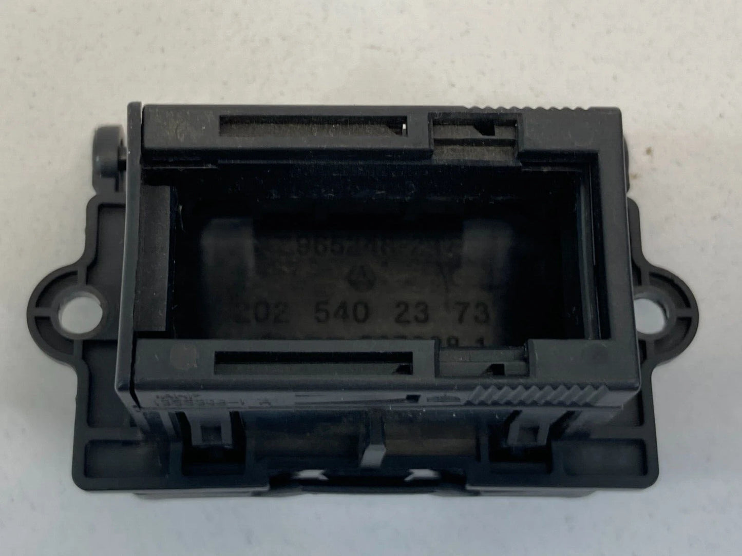 2006-2015 MERCEDES-BENZ ML 350 SUV DASH OBD CONNECTOR COVER BEZEL TRIM 202540237