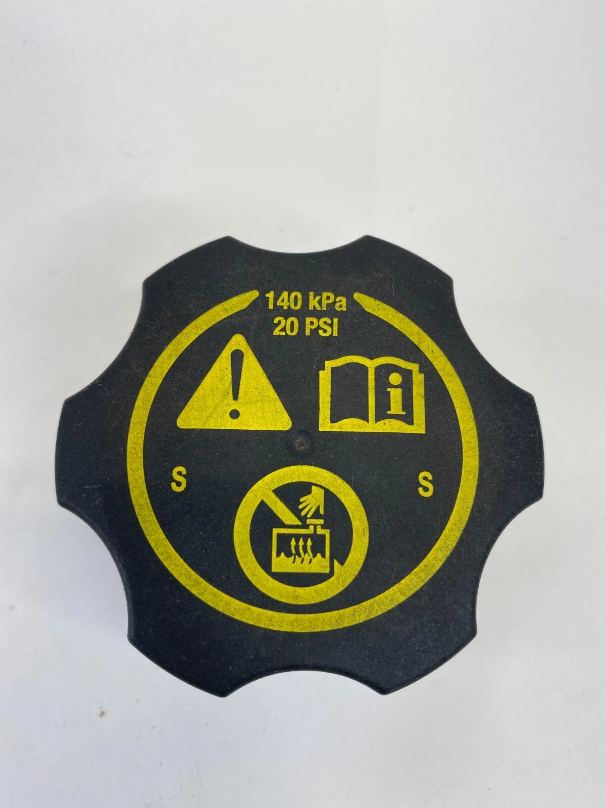 2013-2023 CHEVROLET MALIBU ENGINE COOLANT RADIATOR RESERVOIR TANK CAP COVER OEM