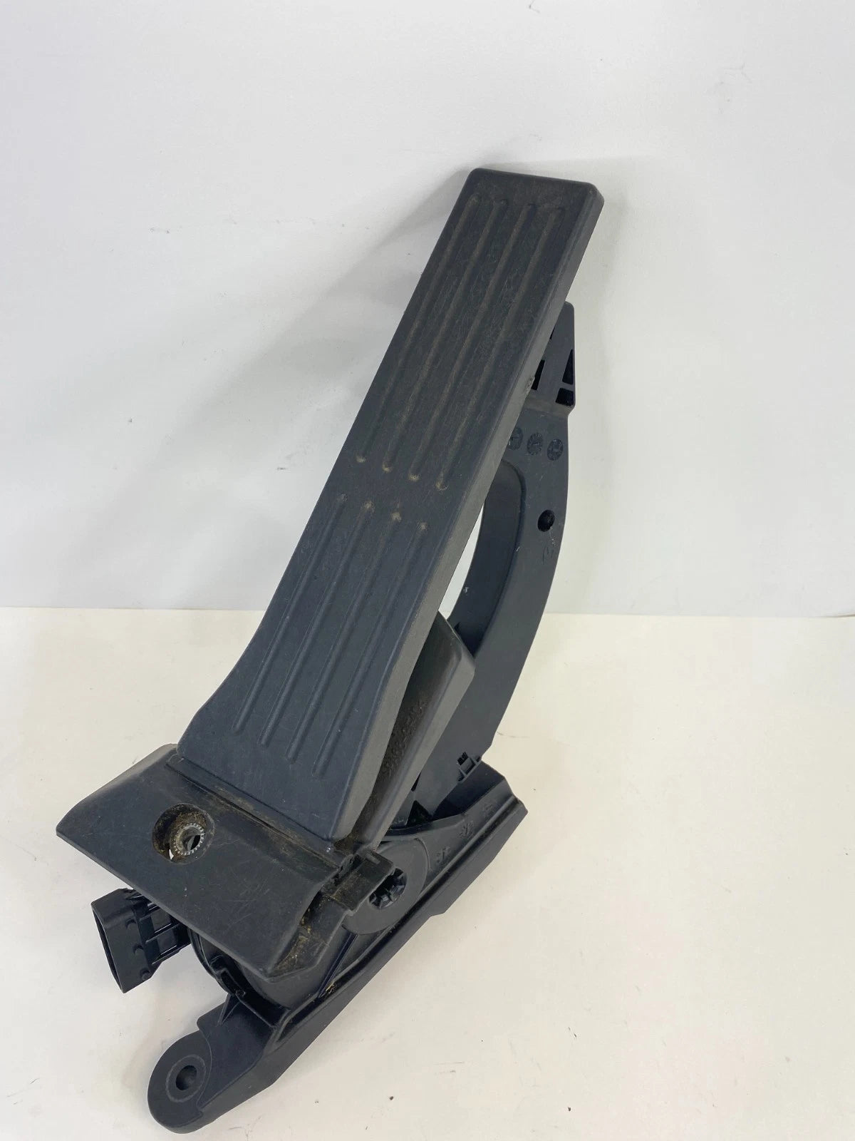 2015-2019 Hyundai Sonata 2.4L L4 DOHC 16V Gas Accelerator Pedal Sensor Assy OEM