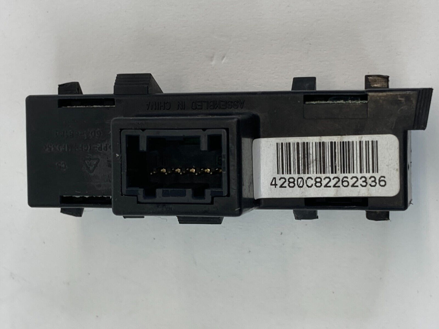 2008-2010 Saturn Vue SUV Dash Info Information Display Switch Control 60465184