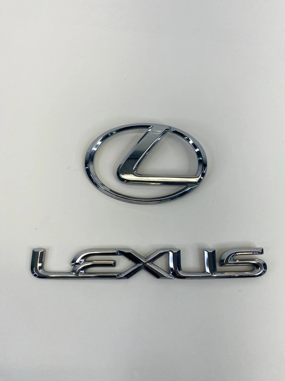 2002 2003 Lexus ES300 Rear Trunk Lid Emblem Logo Badge Chrome OEM