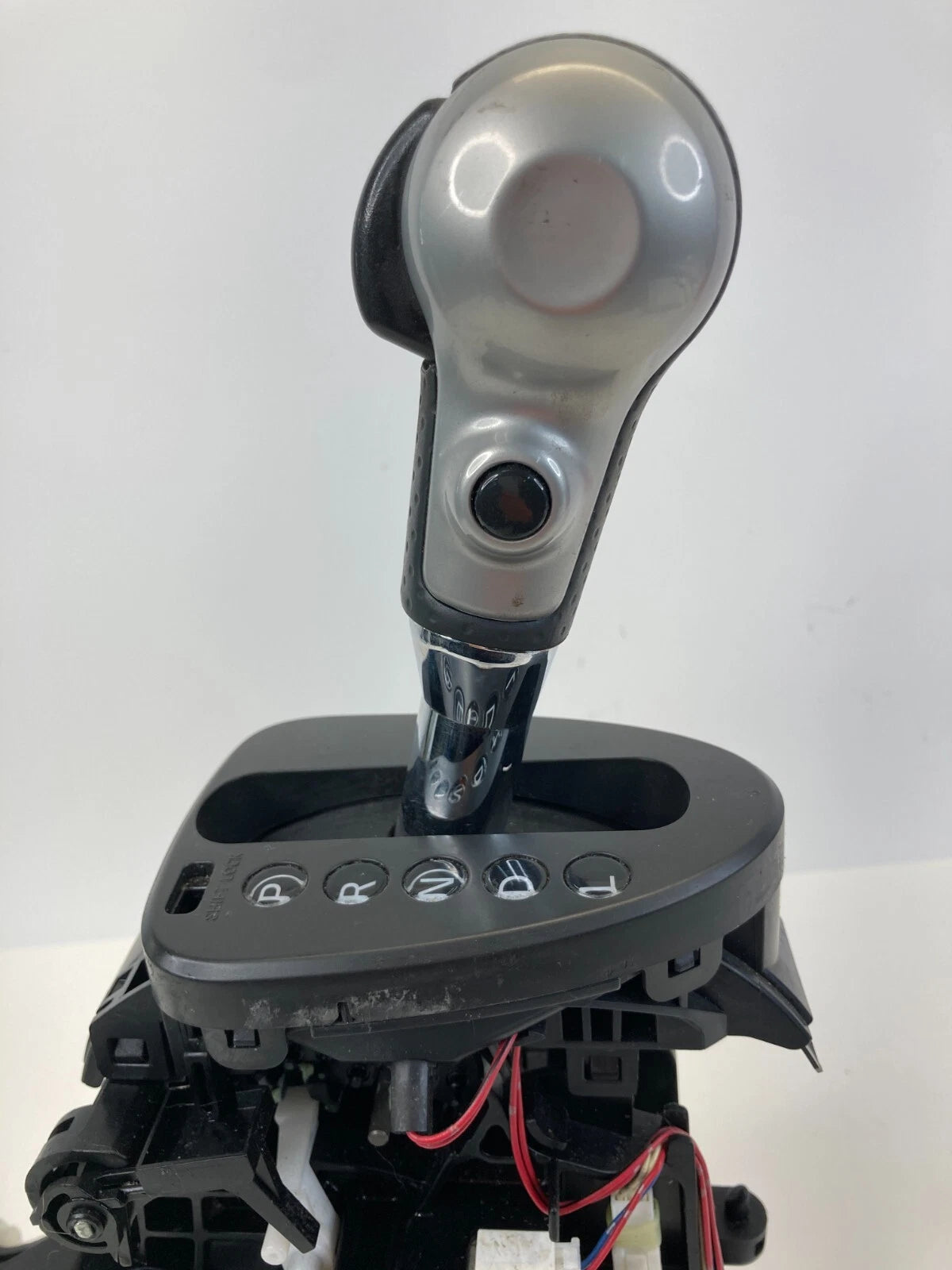 2008-2013 NISSAN ROGUE 2.5L AUTO TRANS 2WD SHIFTER SHIFT SELECTOR LEVER JM00A