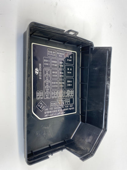2004-2006 Hyundai Elantra 2.0L Engine Fuse Box Relay Upper Cover 91210-2D036 OEM