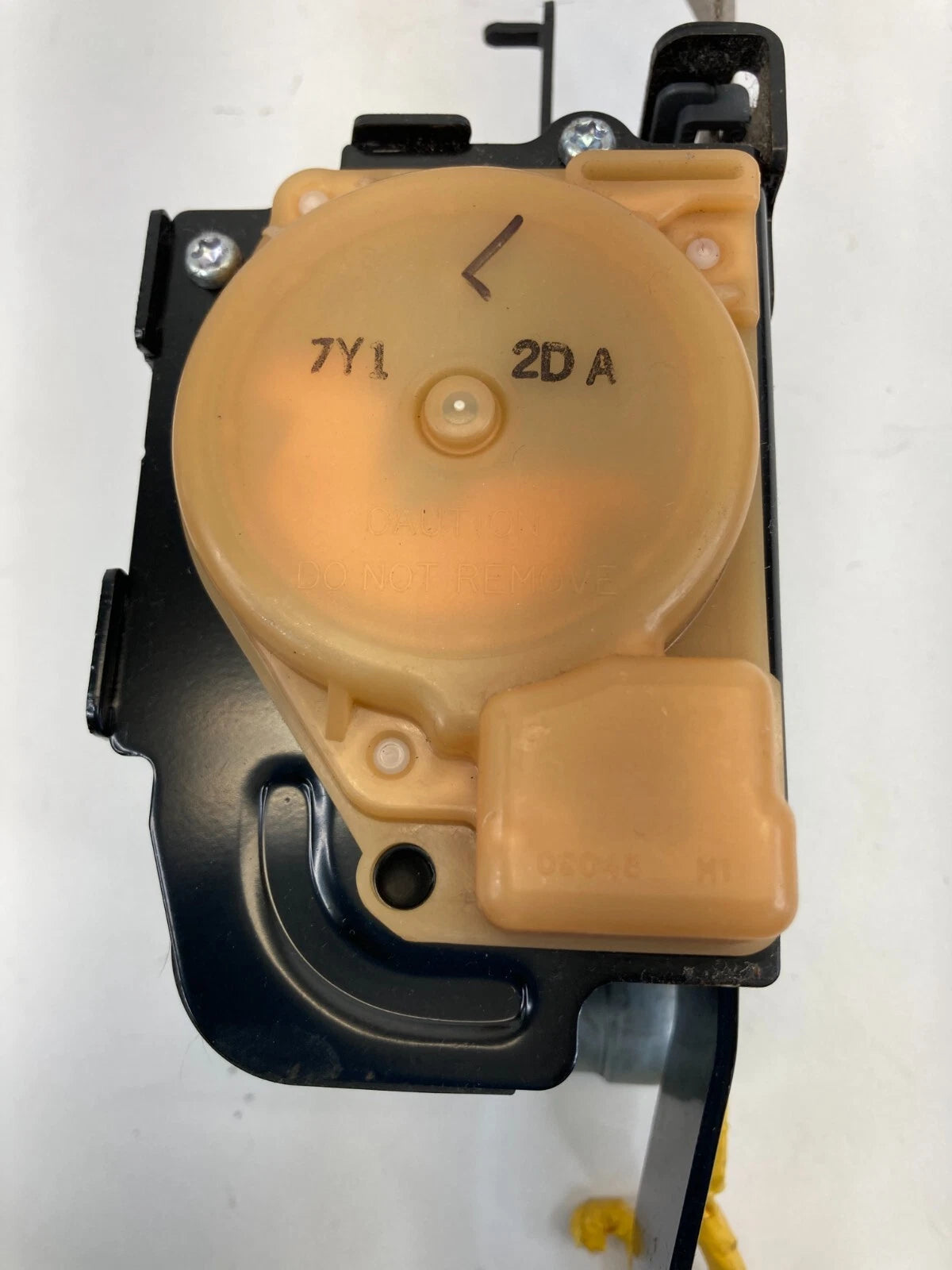 2008 2009 2010 KIA SPORTAGE FRONT LEFT DRIVER SIDE SEAT BELT RETRACTOR TAN OEM