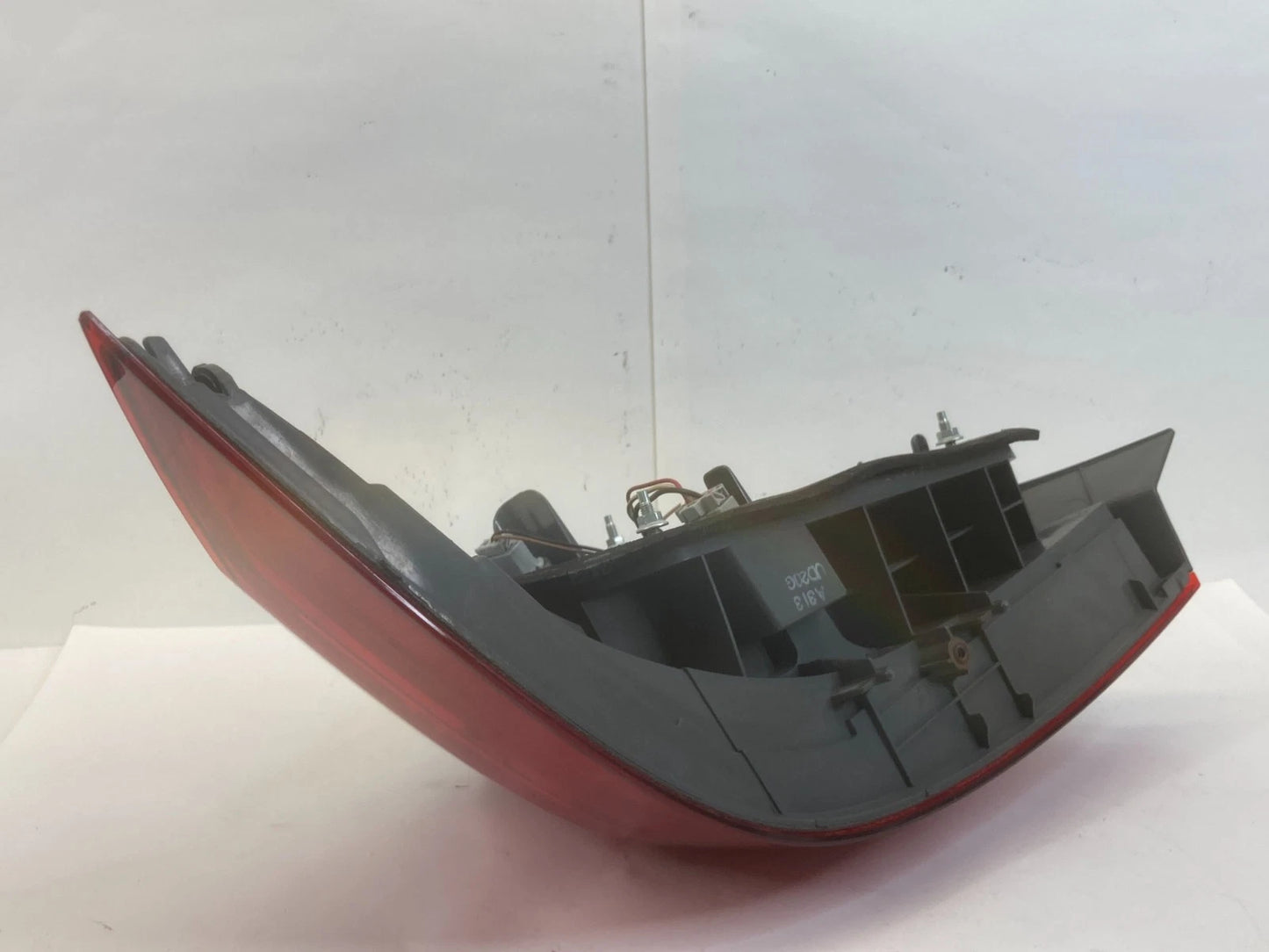 2006 2007 HONDA ACCORD SEDAN REAR LEFT DRIVER TAIL LIGHT LAMP TAILLIGHT OEM