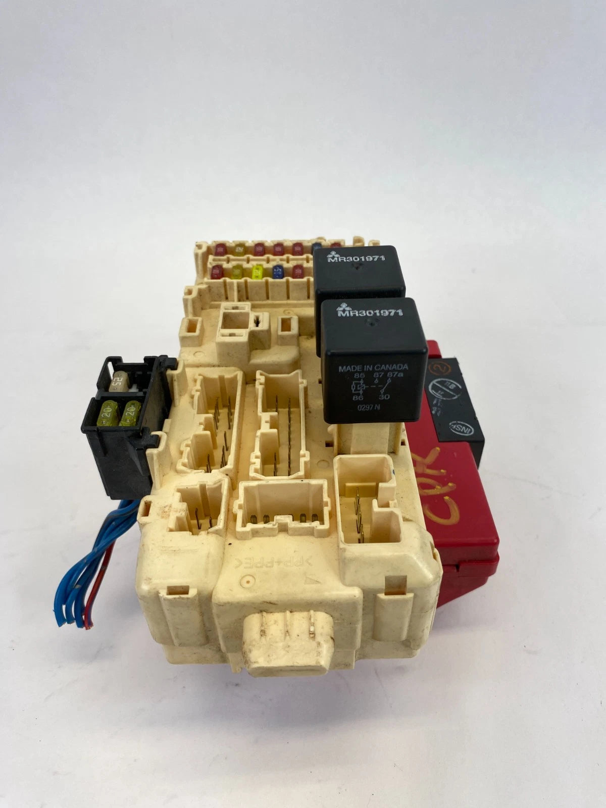 2000-2005 MITSUBISHI ECLIPSE CONVERTIBLE COUPE INTERIOR CABIN FUSE BOX MR490278