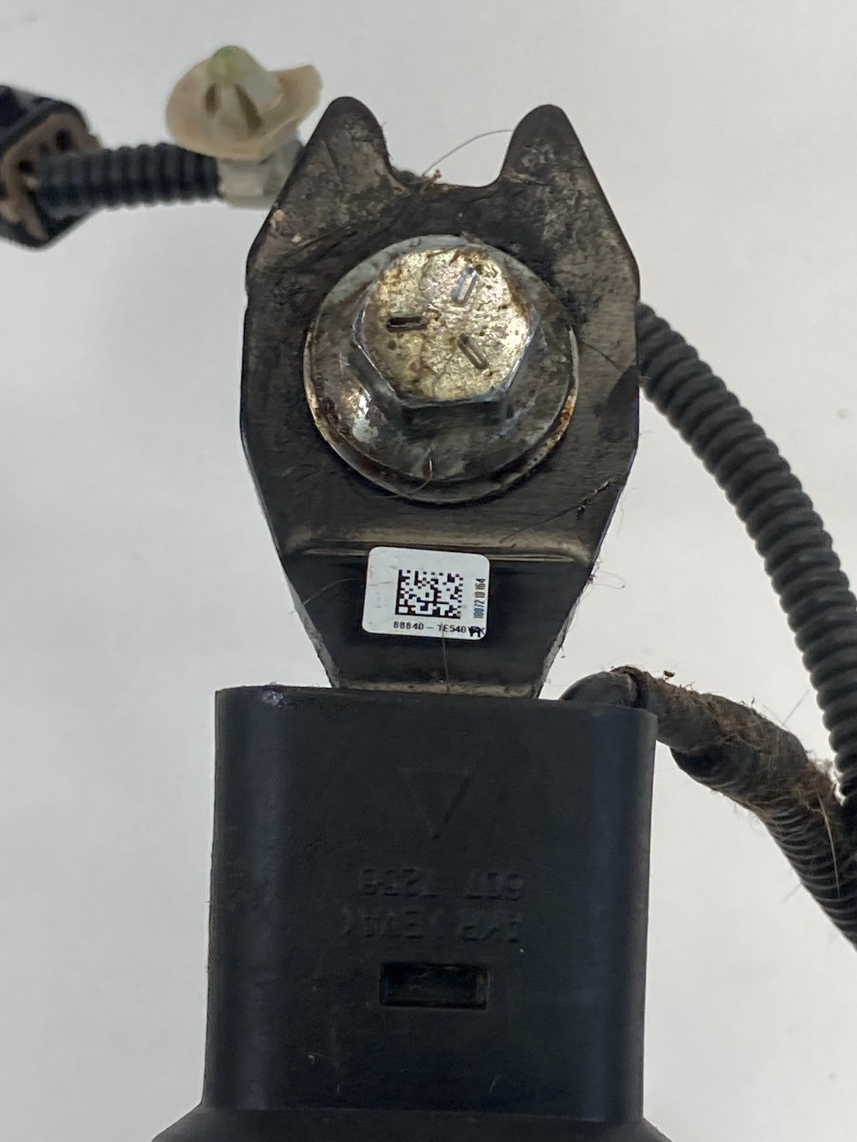 07 08 09 10 11 Hyundai Accent Front Right Passenger Side Seat Belt Buckle OEM