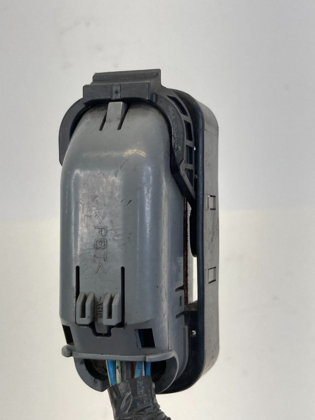 2002-2004 Nissan Pathfinder 3.5L V6 RWD Anti Lock Brake Pump Plug Connector