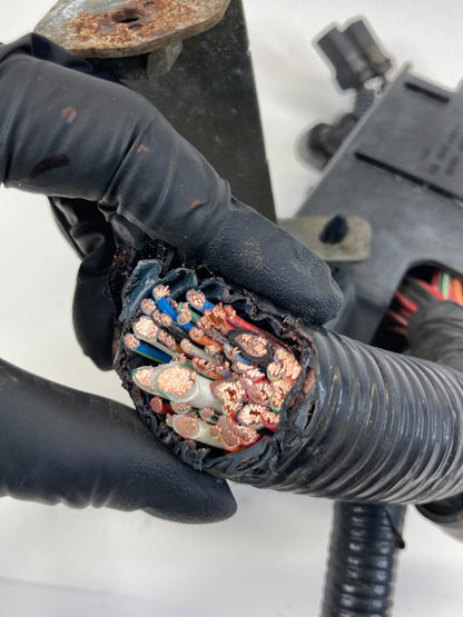 01-04 Nissan Pathfinder 3.5L 4WD Under Hood Fuse Relay Box Fusebox 24382-4W000