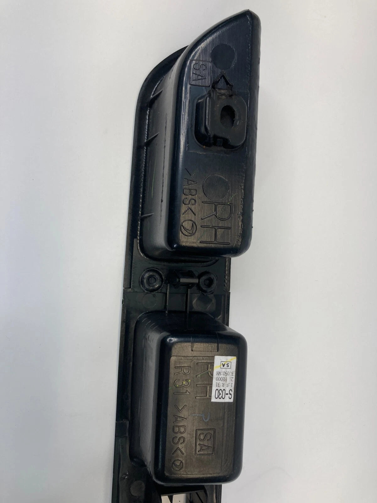 2003-2008 SUBARU FORESTER FRONT RIGHT SIDE DOOR WINDOW SWITCH BEZEL TRIM COVER