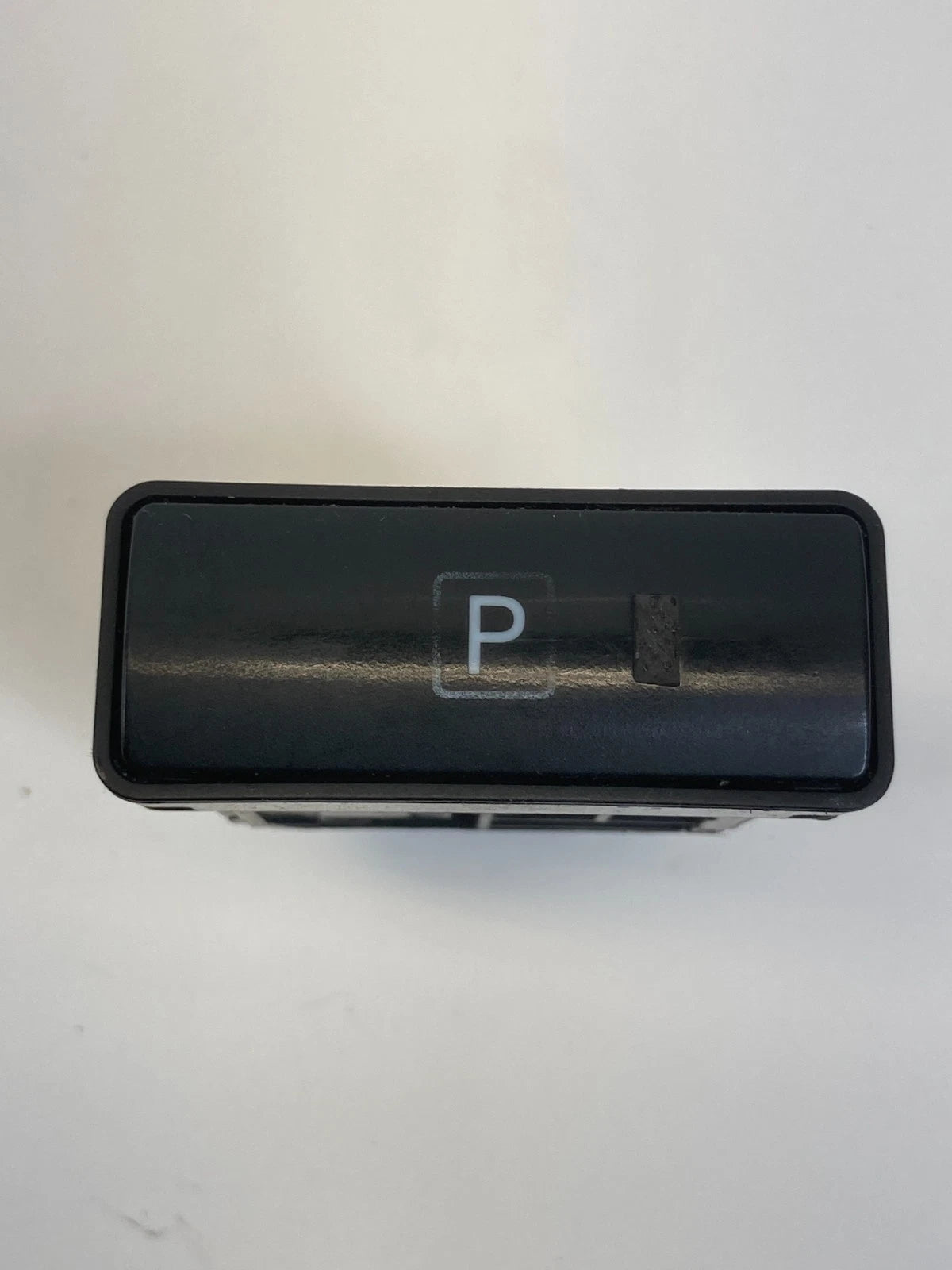 2004-2009 TOYOTA PRIUS PARKING BRAKE CONTROL SWITCH P BUTTON 15A685 OEM