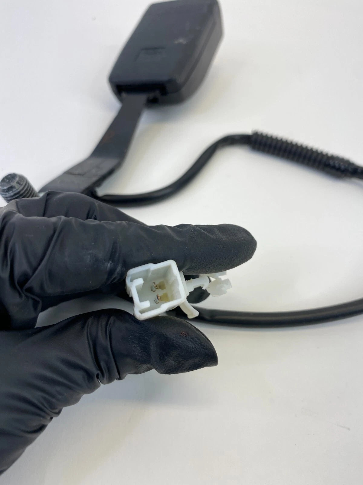 2011 2012 2013 MAZDA3 MAZDA 3 FRONT RIGHT PASSENGER SEAT BELT BUCKLE RECEIVER