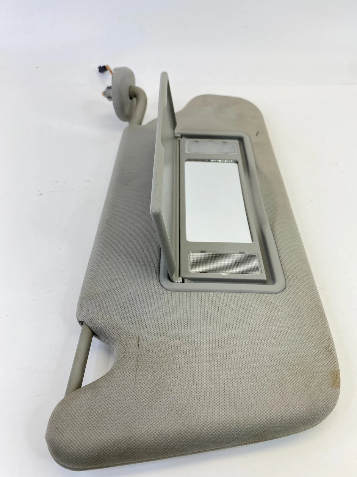 2006-2016 CHEVROLET IMPALA PASSENGER RIGHT SUNVISOR SUN VISOR W ILLUMINATION
