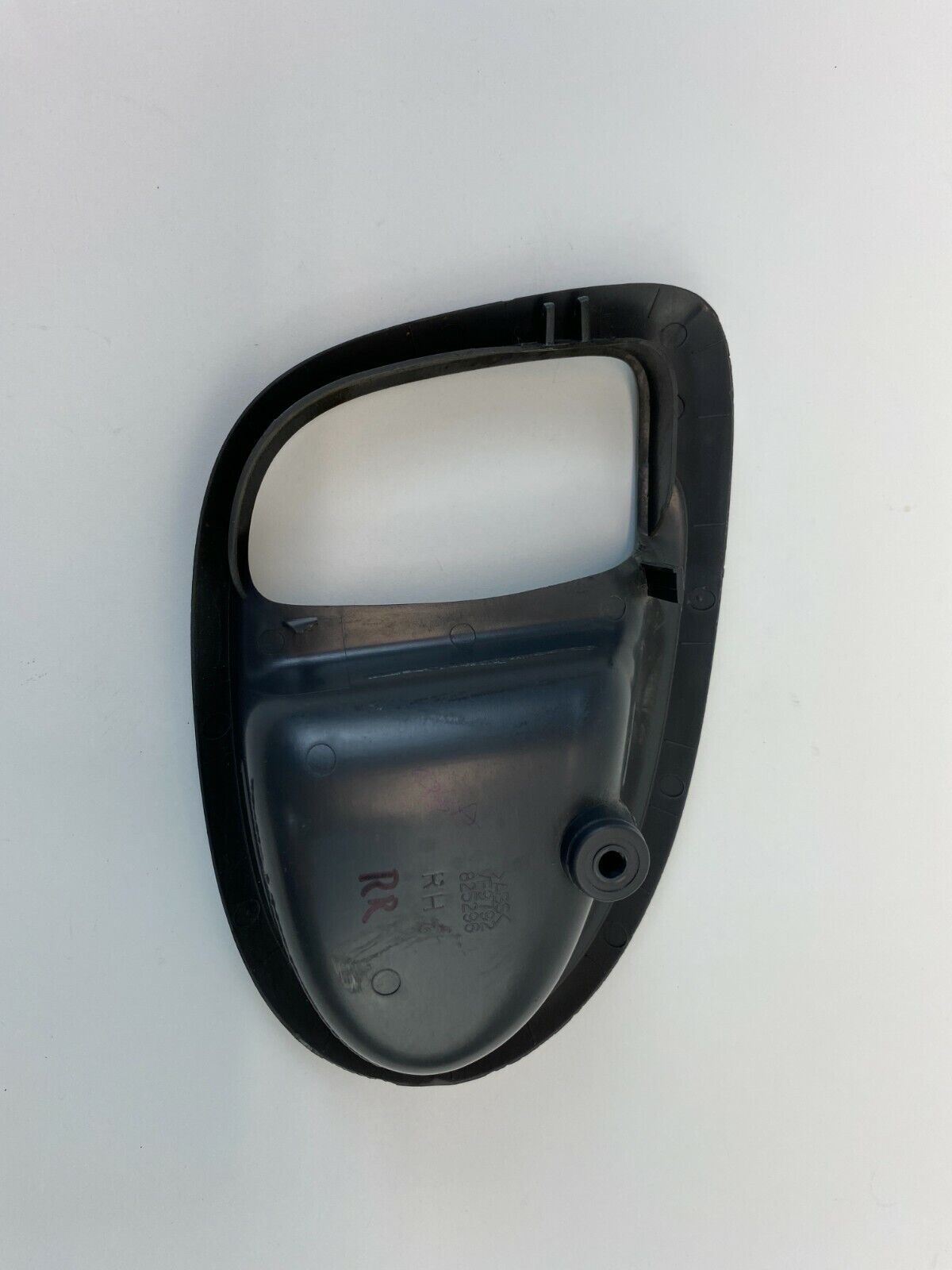 2002-2007 Buick Rendezvous Rear Right Side Inner Door Handle Bezel Trim 825296