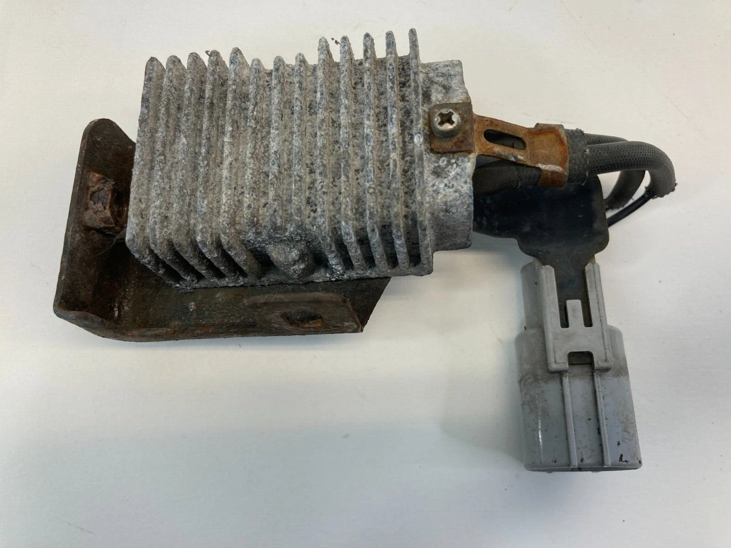 01-05 TOYOTA CELICA DAYTIME RUNNING LIGHT RESISTOR CONTROL MODULE 82695-20010