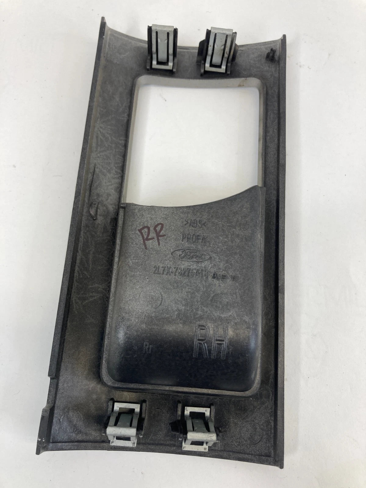 03-06 LINCOLN NAVIGATOR REAR RIGHT INNER DOOR HANDLE BEZEL COVER 2L7X-78275A18